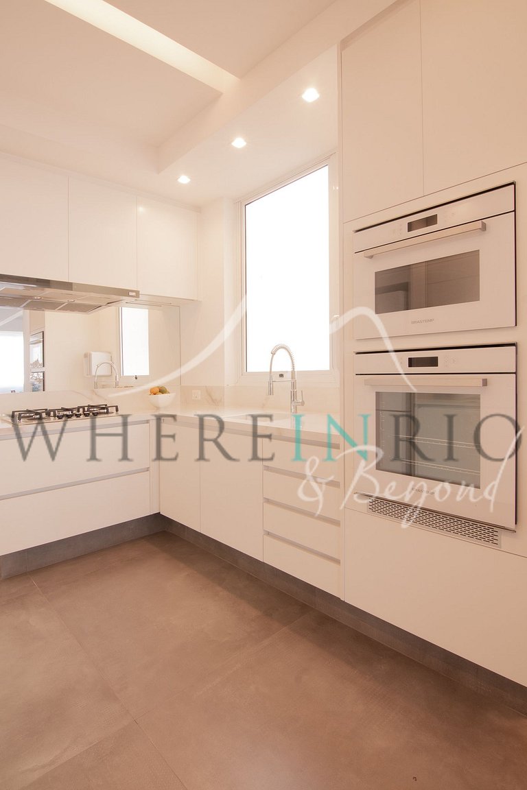 Luxury apartment with 4 suites for vacations in Ipanema