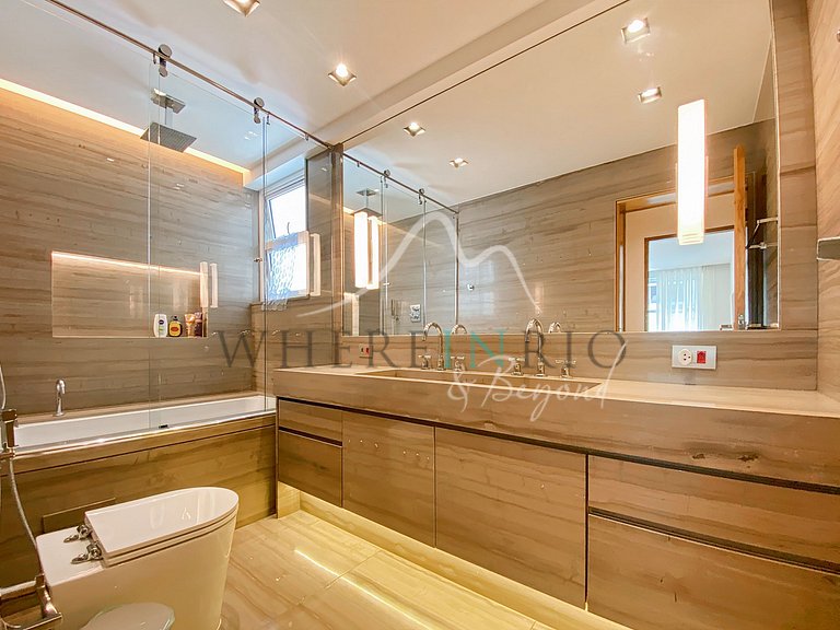 Luxury 4 bedrooms apartment with sea view in Ipanema