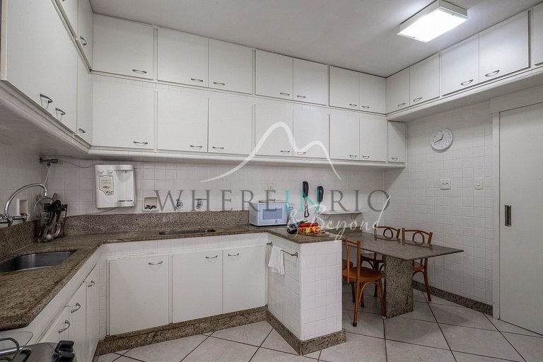 Apartment just one block from Ipanema Beach