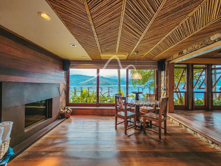 Private house with pool on paradise island