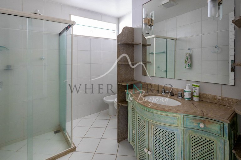 Lindo apartamento apenas una cuadra de la playa de Ipanema