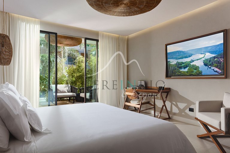 Luxury villa with 6 suites, pool close to the beach in Jeric