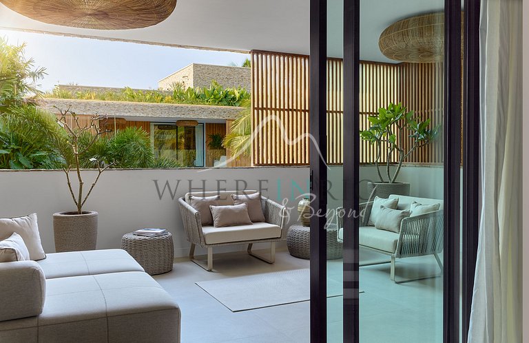 Luxury villa with 6 suites, pool close to the beach in Jeric