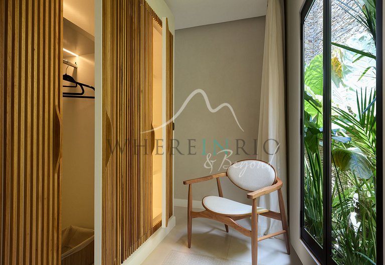 Luxury villa with 6 suites, pool close to the beach in Jeric
