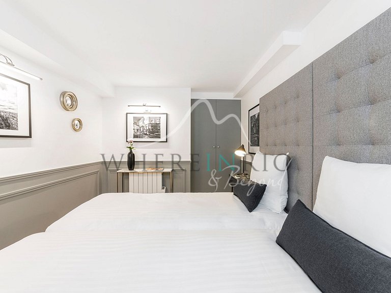 Luxury apartment with 3 bedrooms in Paris