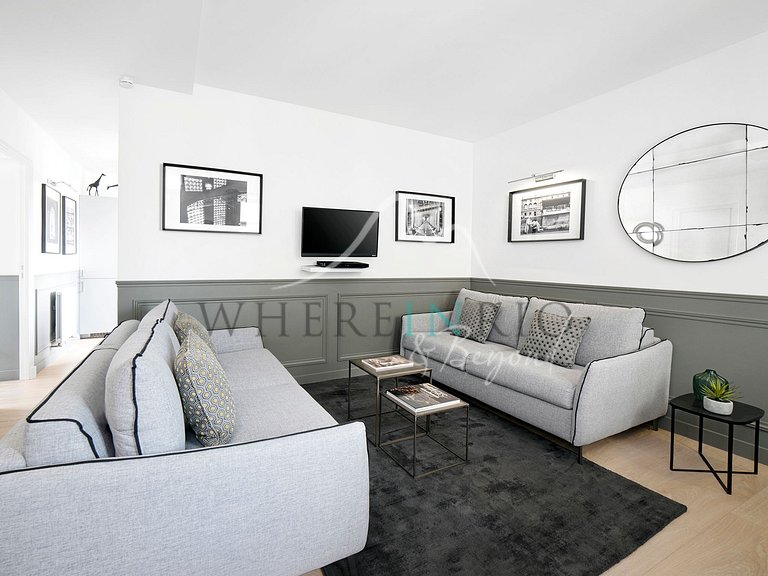 Luxury apartment with 2 bedrooms for seasonal rental in Pari