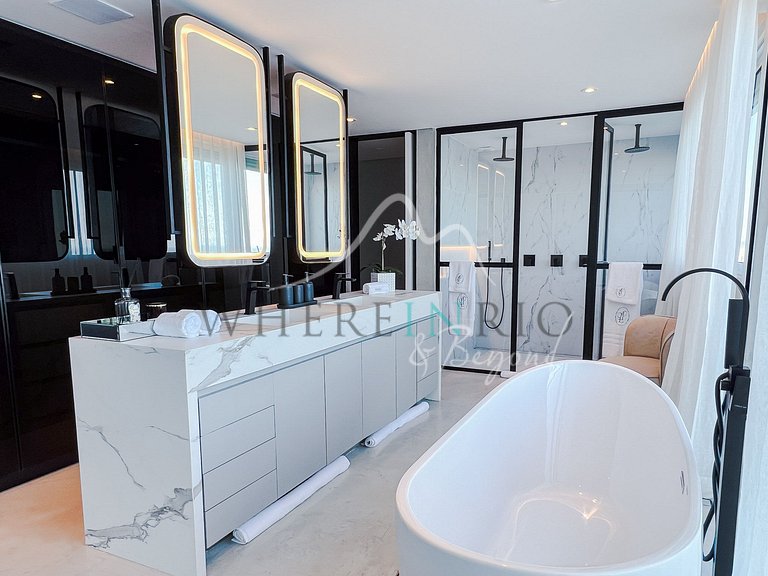 Cobertura Duplex de Luxo com Piscina Infinita