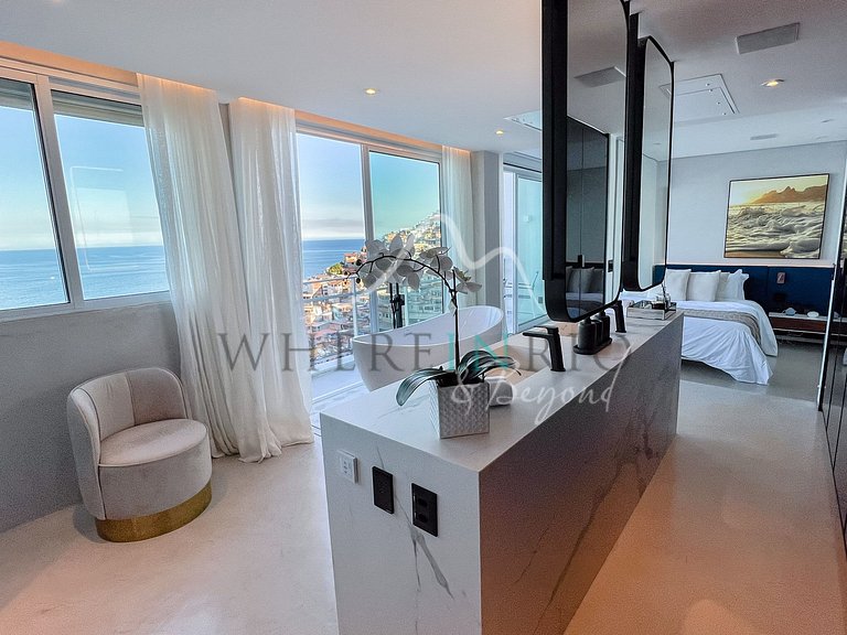 Duplex penthouse with infinity pool and panoramic ocean view