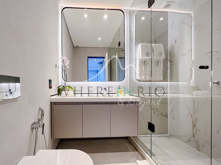 Cobertura Duplex de Luxo com Piscina Infinita