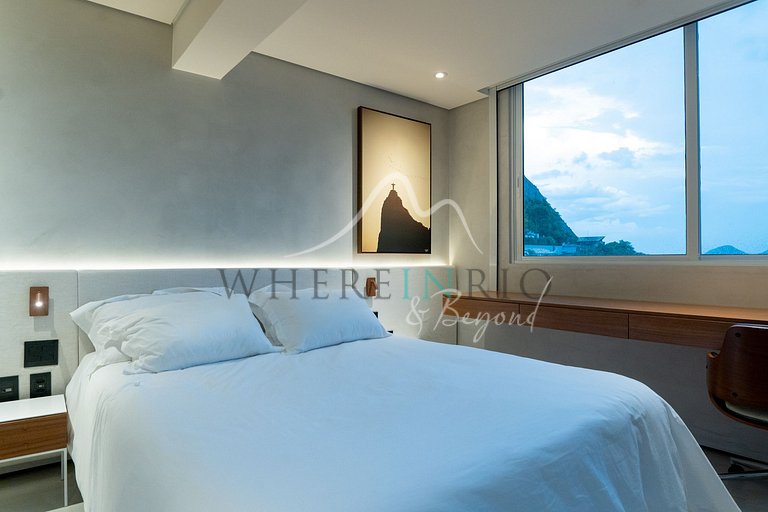 Cobertura Duplex de Luxo com Piscina Infinita