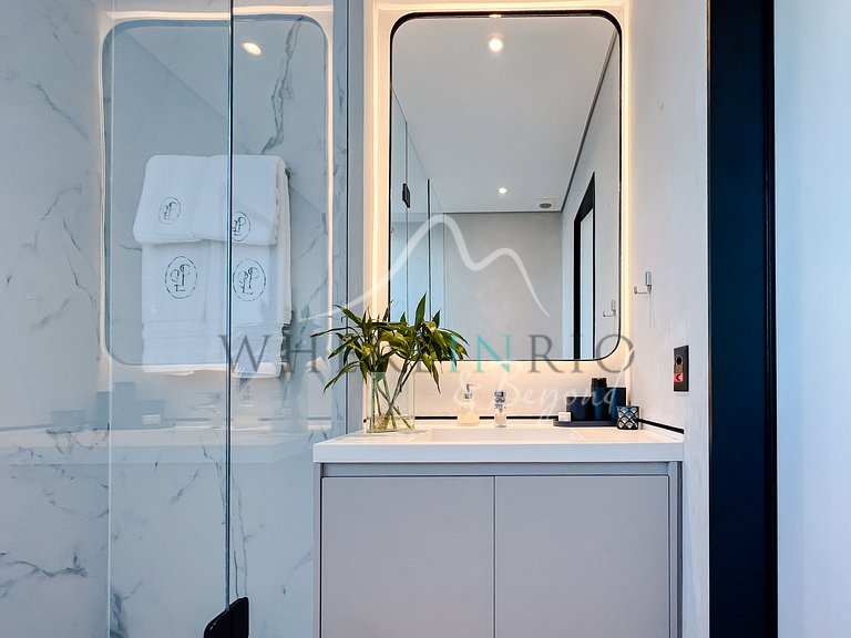 Cobertura Duplex de Luxo com Piscina Infinita