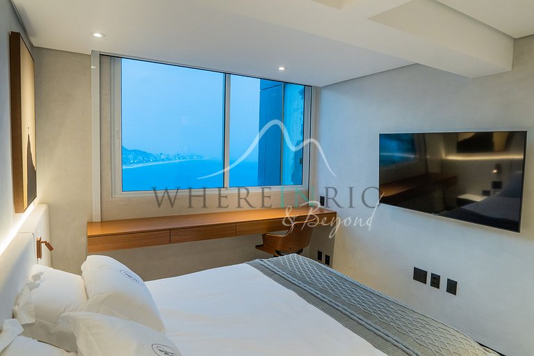 Luxury Duplex Penthouse with Infinity Pool