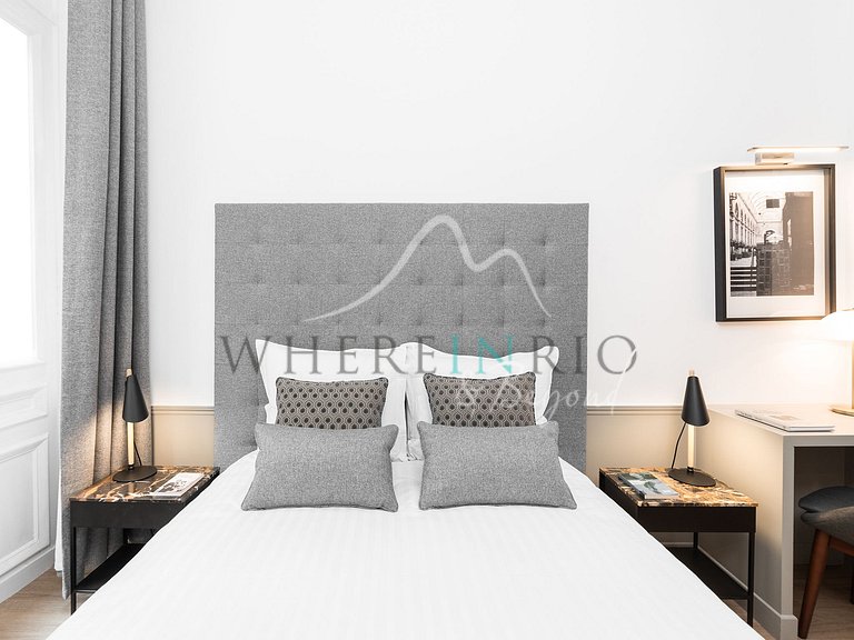 Luxury 4-bedroom apartment in Paris