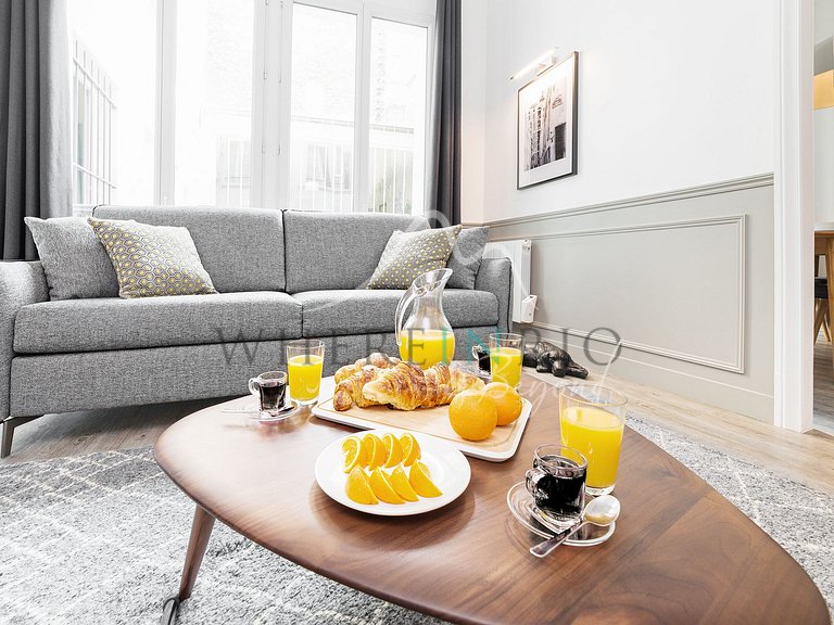 Luxurious 4-bedroom Paris apartment