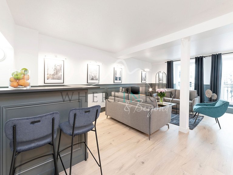 Luxury 4-bedroom apartment in Paris