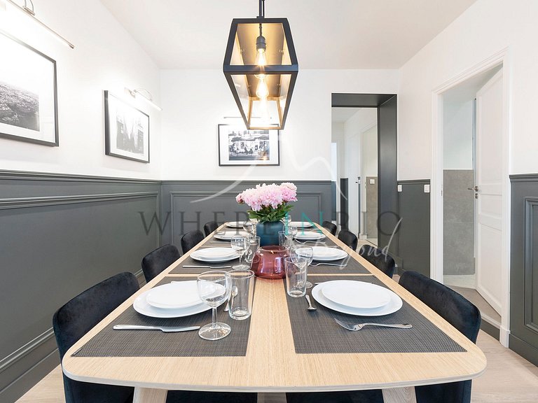 Luxury 4-bedroom apartment in Paris