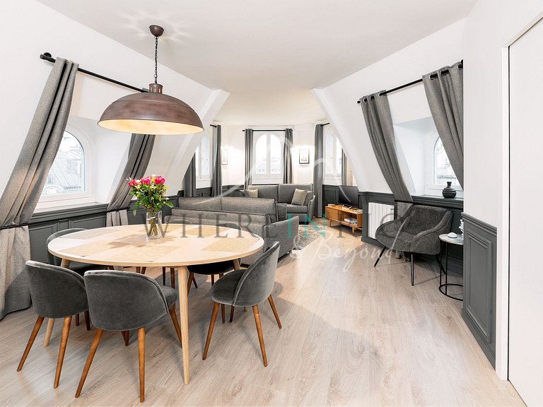 Apartamento de luxo com vista para a Torre Eiffel