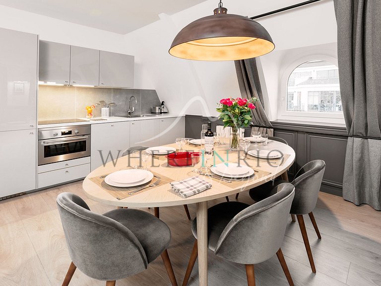 Apartamento de luxo com vista para a Torre Eiffel