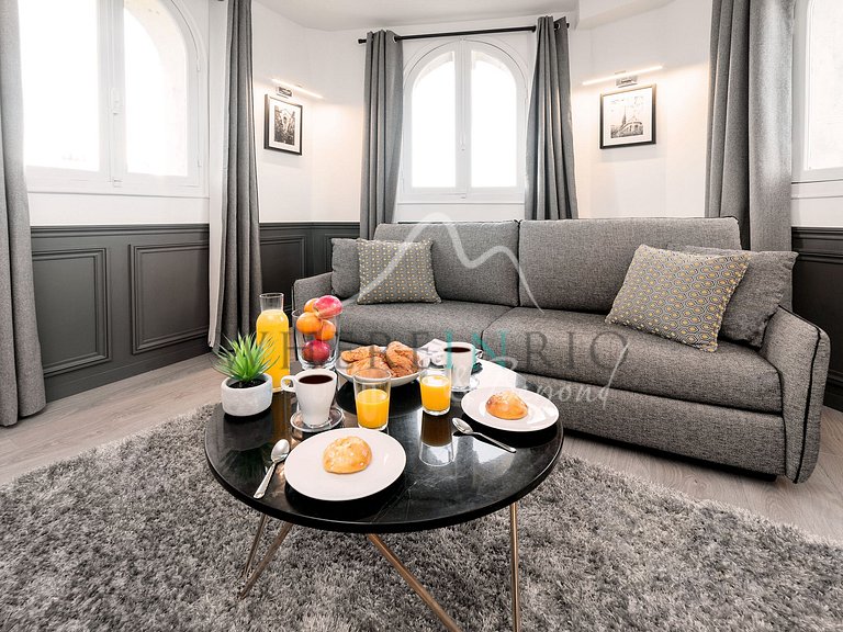 Apartamento de luxo com vista para a Torre Eiffel