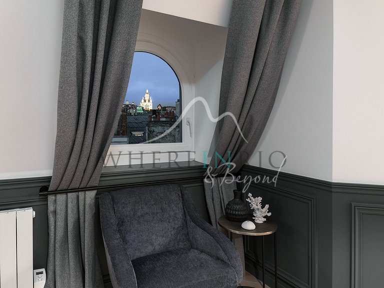 Apartamento de luxo com vista para a Torre Eiffel