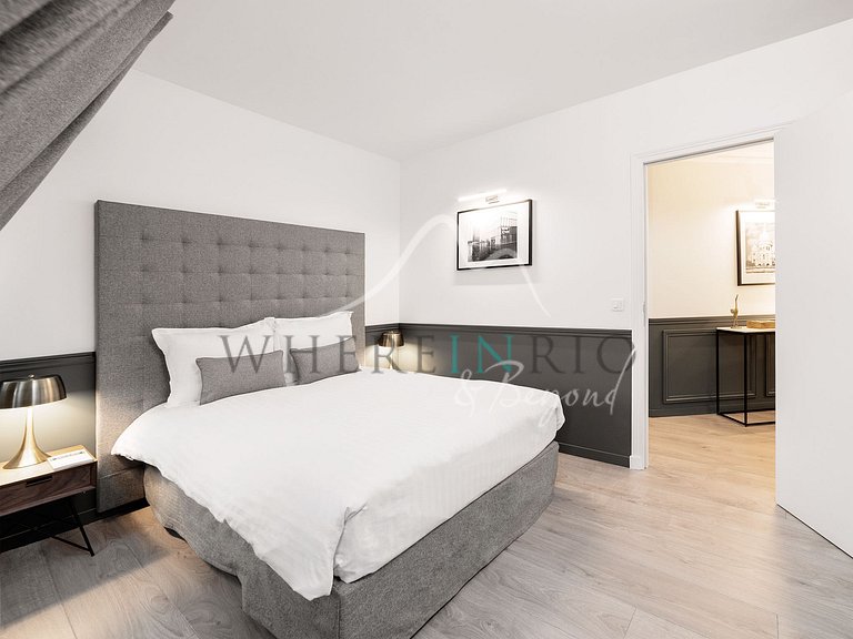 Apartamento de luxo com vista para a Torre Eiffel