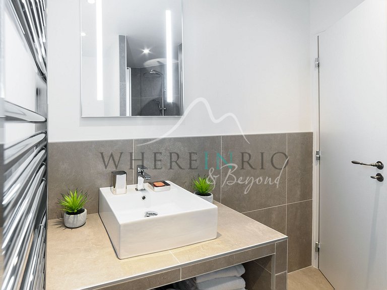 Apartamento de luxo com vista para a Torre Eiffel