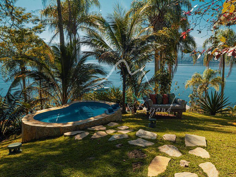 "Ilha do Japão". Private and energy self-sufficient island i
