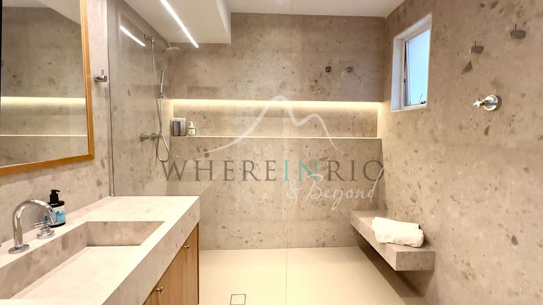 Luxury 3-Bedroom Apartment in Ipanema