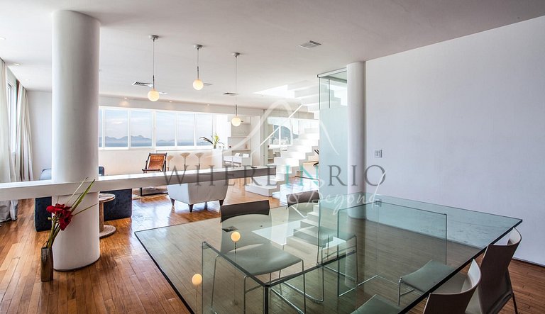 Luxurious vacation penthouse in Copacabana