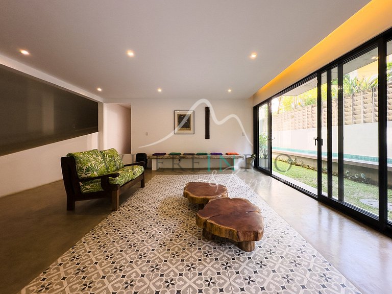 Casa de artista con piscina en Santa Teresa