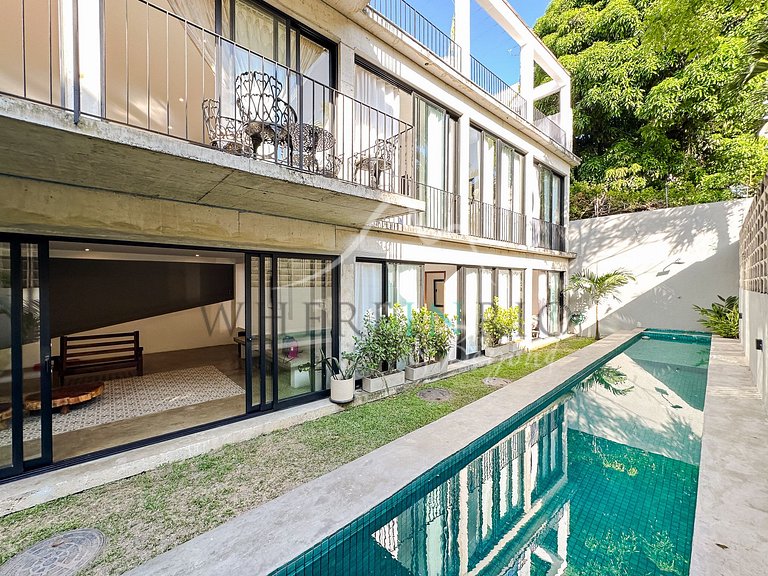 Artist’s house with pool in Santa Teresa