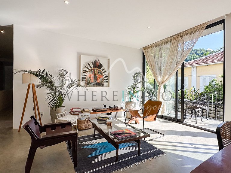 Artist’s house with pool in Santa Teresa