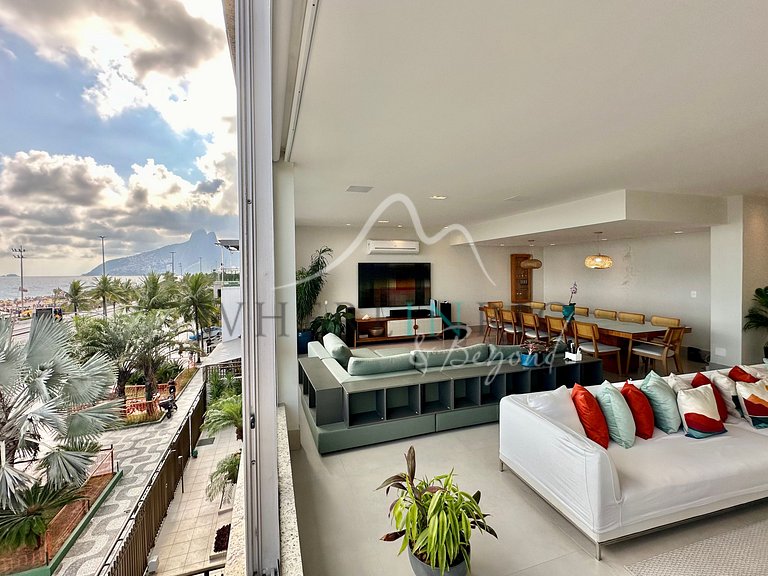 Amazing Beachfront Apartment in Ipanema