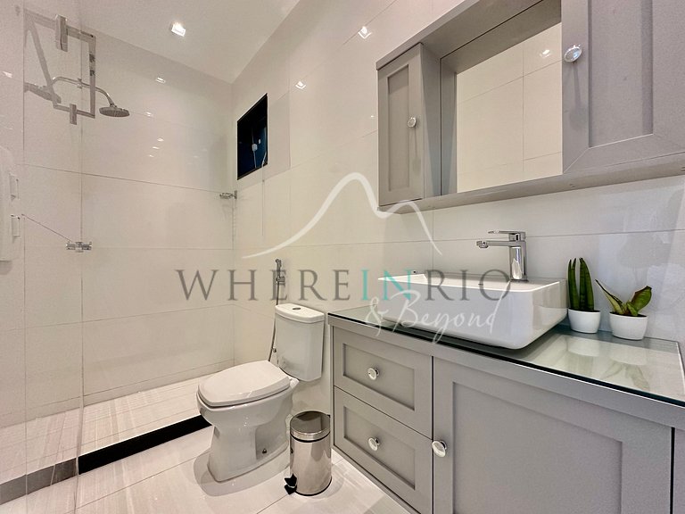 Amazing Beachfront Apartment in Ipanema