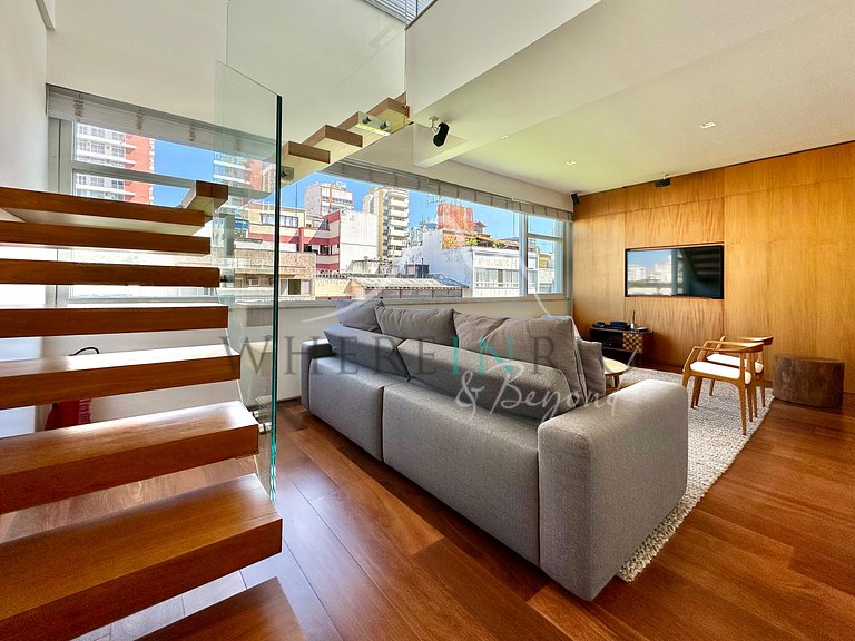 Renovated triplex penthouse in Ipanema
