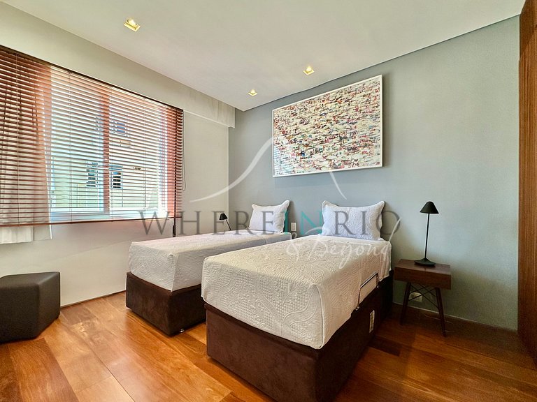 Penthouse triplex rénové à Ipanema