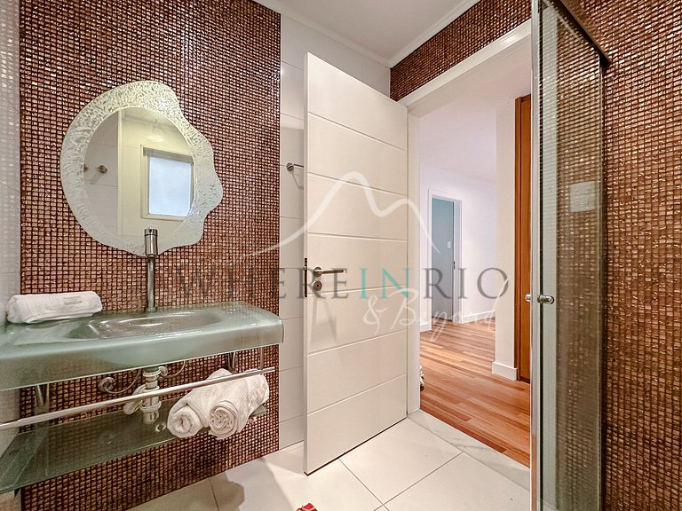 Luxury 3-Bedroom Apartment in Ipanema