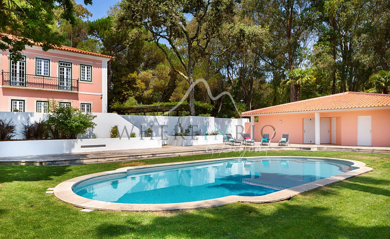 Hermosa y Aislada Villa con Jardín y Piscina