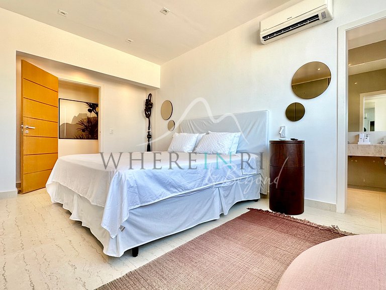 Iconic Luxury Penthouse on Copacabana Beach