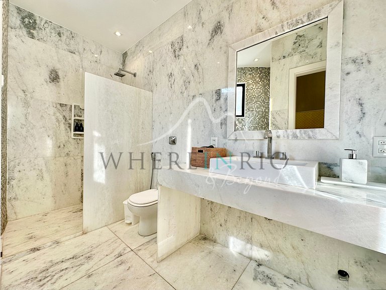 Iconic Luxury Penthouse on Copacabana Beach