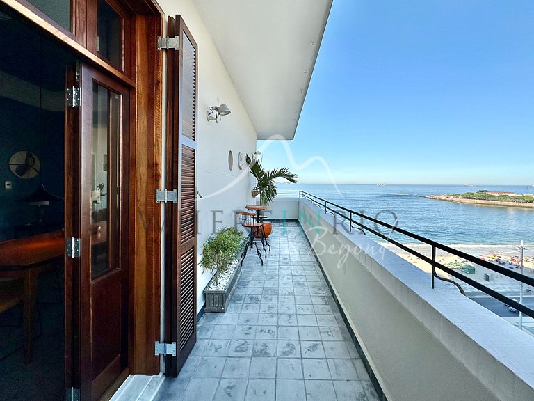 Charmoso apartamento beira-mar em Copacabana