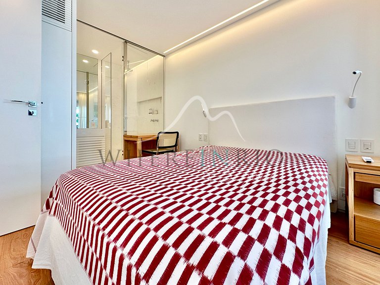 Apartamento de Alto Padrão Frente-Mar no Arpoador