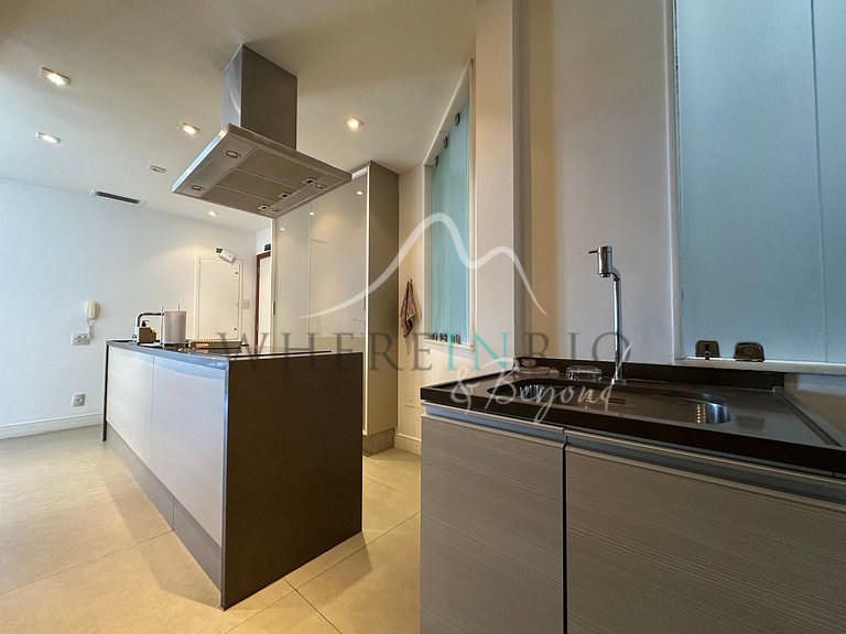 Apartamento com vista mar no Leme