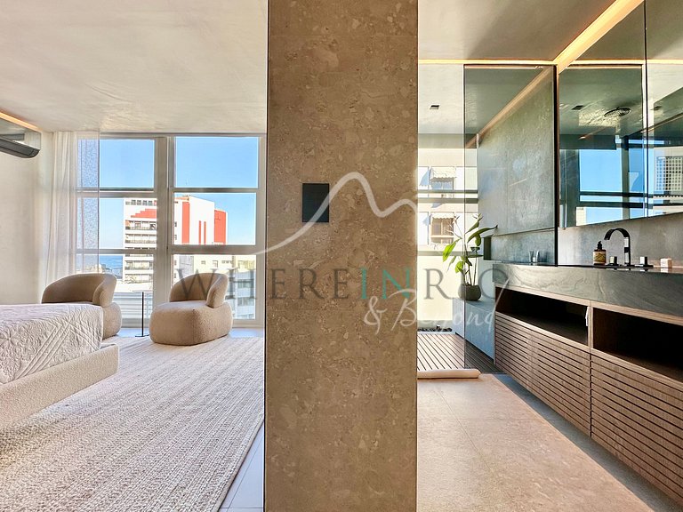 Luxury apartment with Christ the Redeemer view in Ipanema