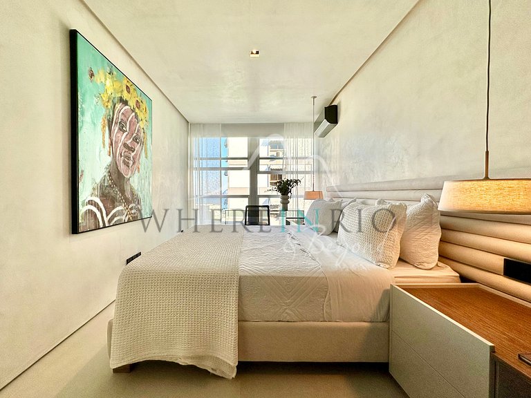 Luxury apartment with Christ the Redeemer view in Ipanema