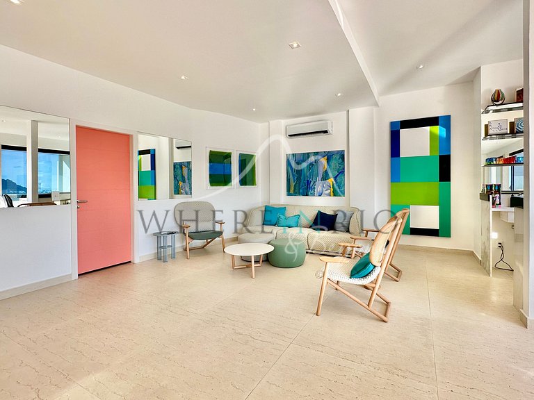 Wonderful beachfront penthouse in Copacabana