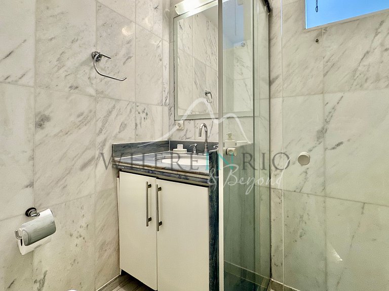 Apartamento com Vista Mar no Posto 6 Copacabana