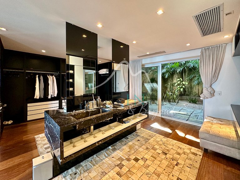 Casa de luxo com piscina infinita para aluguel de férias em