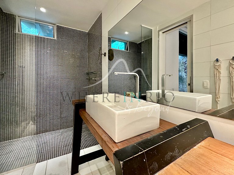 Villa de lujo con piscina infinita en Joá