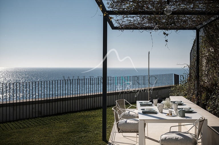 Vila à beira-mar do Atlântico em Estoril